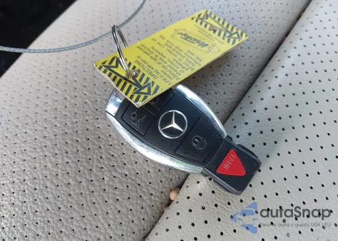 2018 Mercedes-Benz C 300 4Matic из США, поврежденный, VIN 55SWF4KBXJU280977